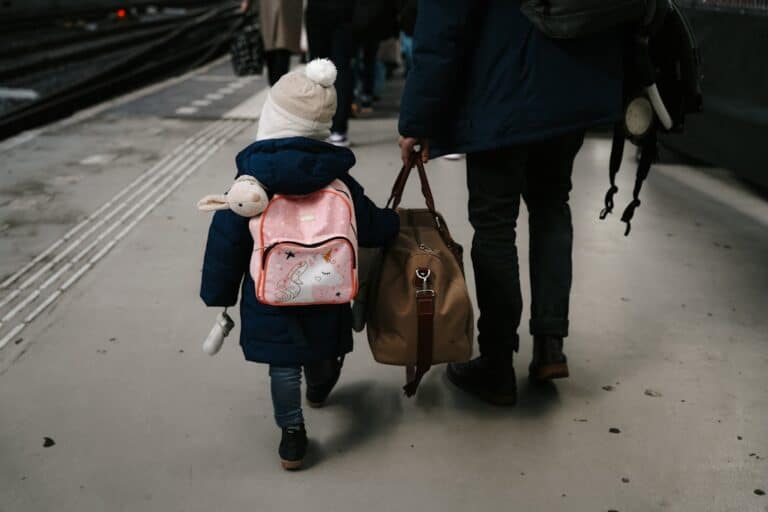 budget travel single parents